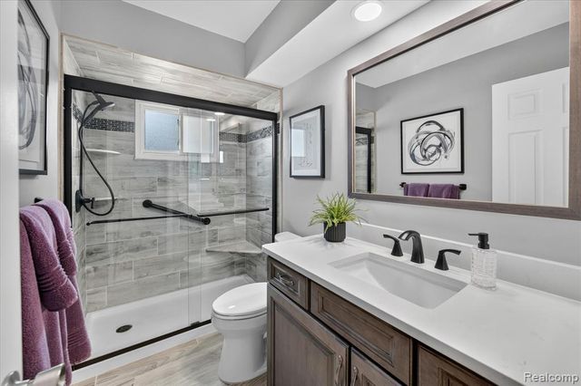 7026 London Court, Canton, MI 48187