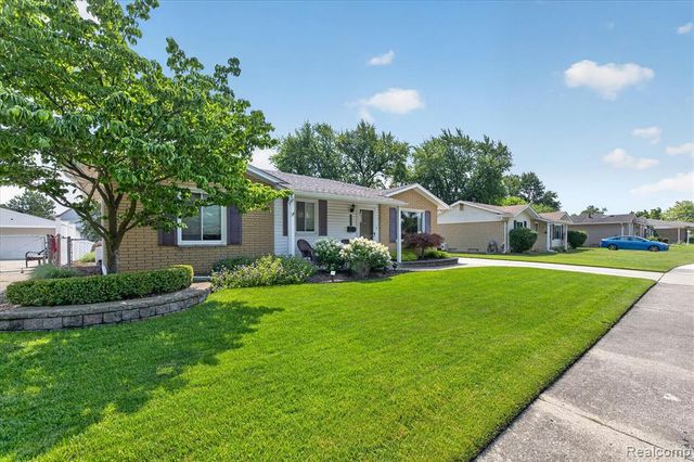 7026 London Court, Canton, MI 48187