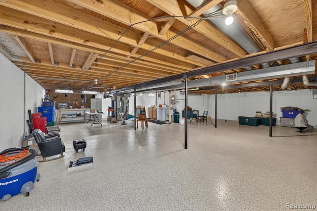 7026 London Court, Canton, MI 48187
