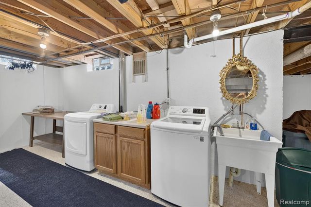 7026 London Court, Canton, MI 48187