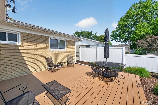 7026 London Court, Canton, MI 48187