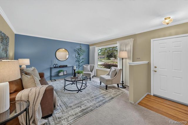 7026 London Court, Canton, MI 48187