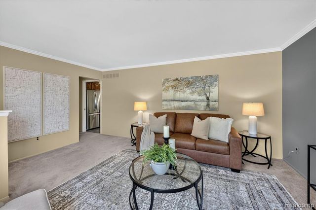 7026 London Court, Canton, MI 48187