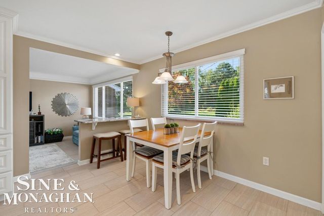 605 Hidden Lane, Grosse Pointe Woods, MI 48235