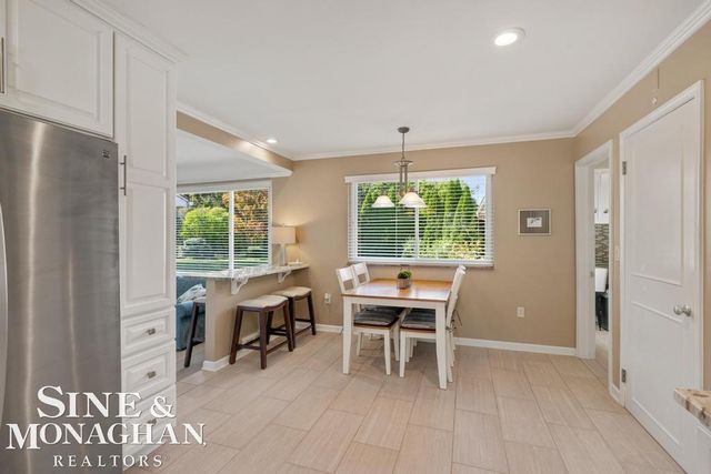 605 Hidden Lane, Grosse Pointe Woods, MI 48235
