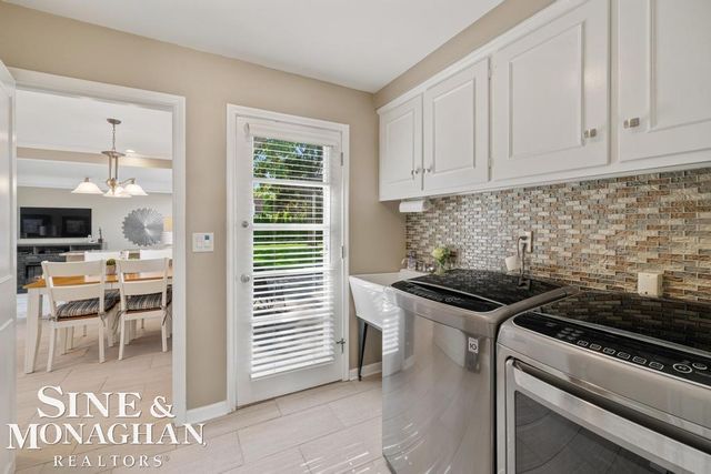605 Hidden Lane, Grosse Pointe Woods, MI 48235