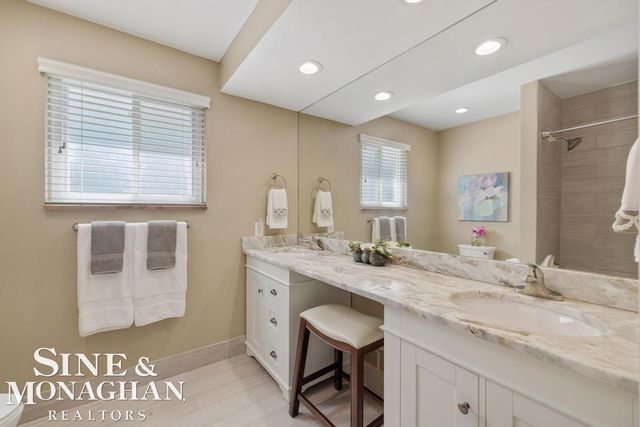605 Hidden Lane, Grosse Pointe Woods, MI 48235