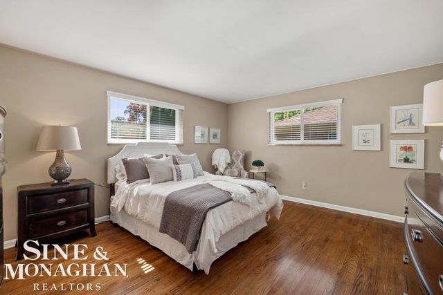 605 Hidden Lane, Grosse Pointe Woods, MI 48235