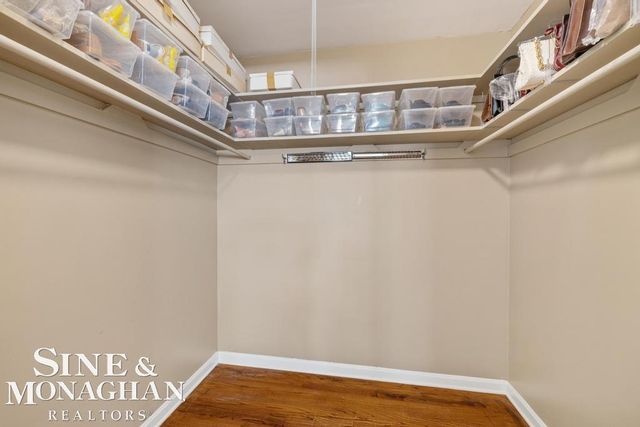 605 Hidden Lane, Grosse Pointe Woods, MI 48235