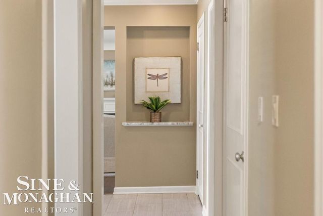 605 Hidden Lane, Grosse Pointe Woods, MI 48235