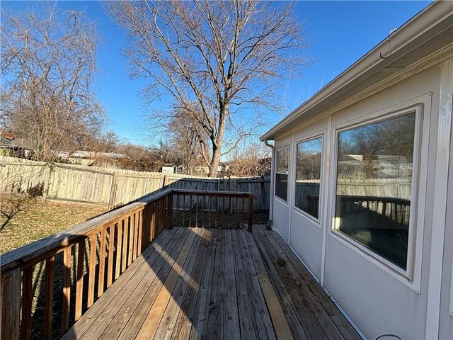 2900 S Appleton Avenue, Independence, MO 64052