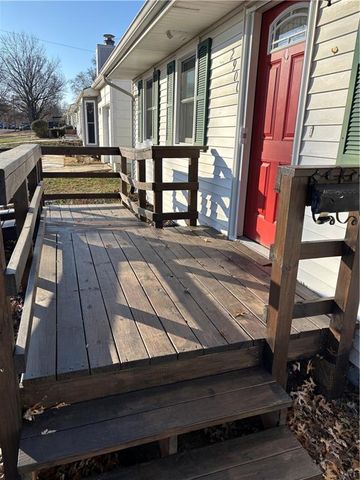 2900 S Appleton Avenue, Independence, MO 64052