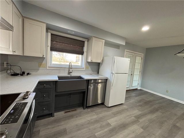 2900 S Appleton Avenue, Independence, MO 64052