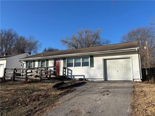 2900 S Appleton Avenue, Independence, MO 64052
