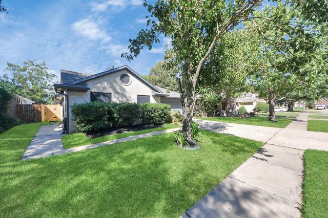 6011 Shady Manor Drive, Katy, TX 77449
