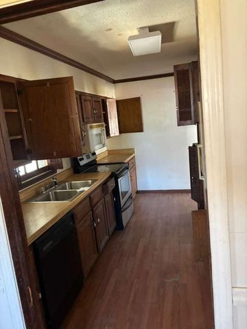 505 LENNANWOOD AVE, Covington, TN 38019