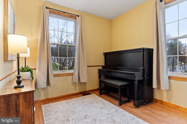 872 WALTONVILLE RD, Hummelstown, PA 17036