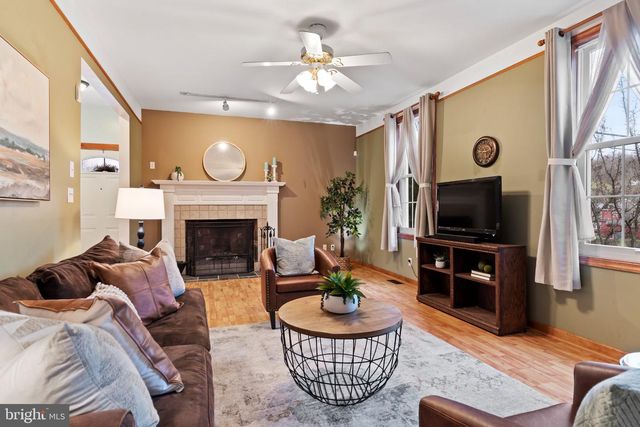 872 WALTONVILLE RD, Hummelstown, PA 17036