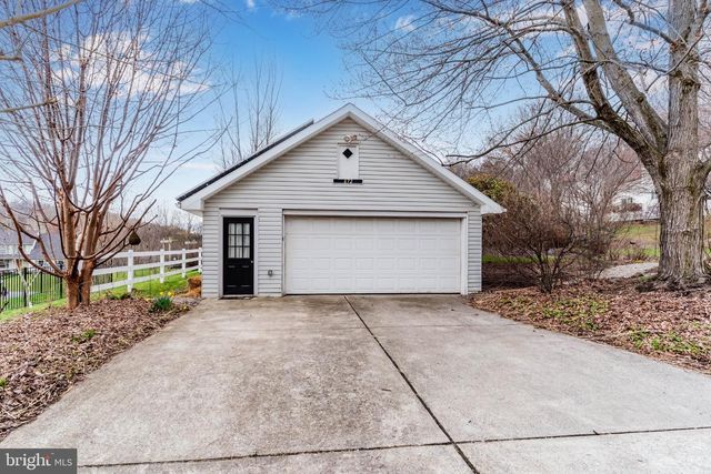 872 WALTONVILLE RD, Hummelstown, PA 17036