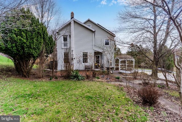 872 WALTONVILLE RD, Hummelstown, PA 17036