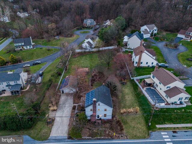 872 WALTONVILLE RD, Hummelstown, PA 17036