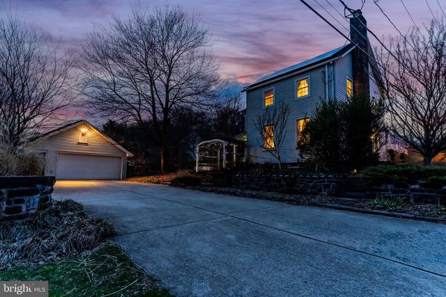 872 WALTONVILLE RD, Hummelstown, PA 17036