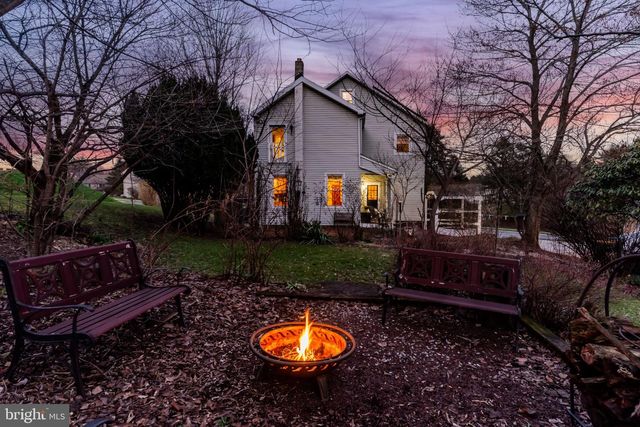 872 WALTONVILLE RD, Hummelstown, PA 17036