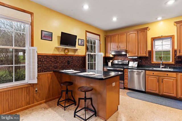 872 WALTONVILLE RD, Hummelstown, PA 17036