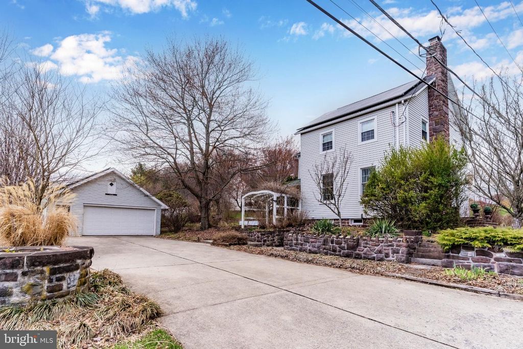 872 WALTONVILLE RD, Hummelstown, PA 17036