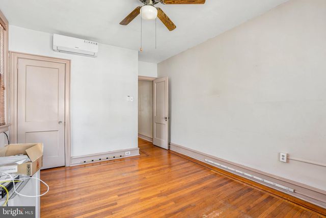 5330 N SYDENHAM ST, Philadelphia, PA 19141