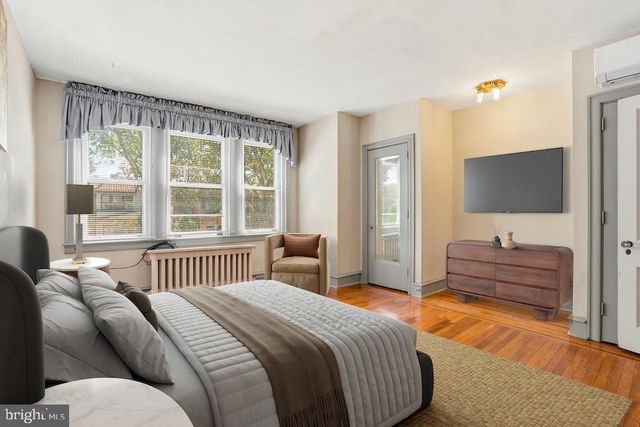 5330 N SYDENHAM ST, Philadelphia, PA 19141