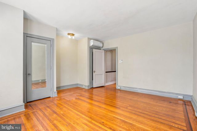 5330 N SYDENHAM ST, Philadelphia, PA 19141