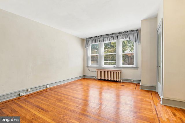5330 N SYDENHAM ST, Philadelphia, PA 19141