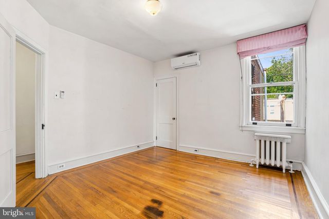 5330 N SYDENHAM ST, Philadelphia, PA 19141