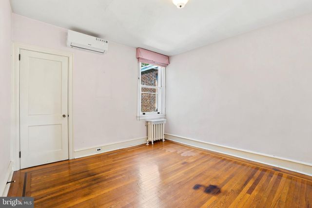 5330 N SYDENHAM ST, Philadelphia, PA 19141