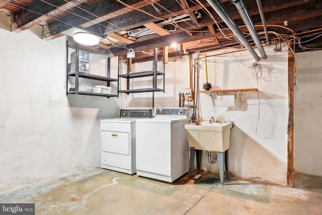 5330 N SYDENHAM ST, Philadelphia, PA 19141
