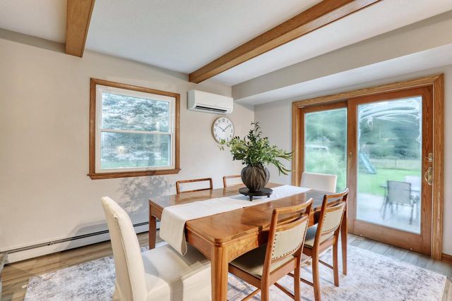 W304S2745 Green Meadow LANE, Waukesha, WI 53188