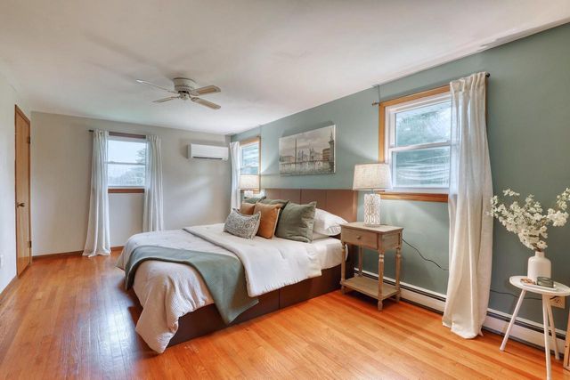 W304S2745 Green Meadow LANE, Waukesha, WI 53188