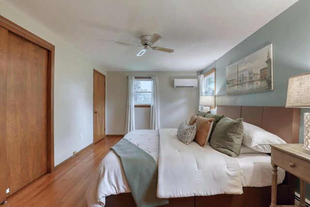 W304S2745 Green Meadow LANE, Waukesha, WI 53188