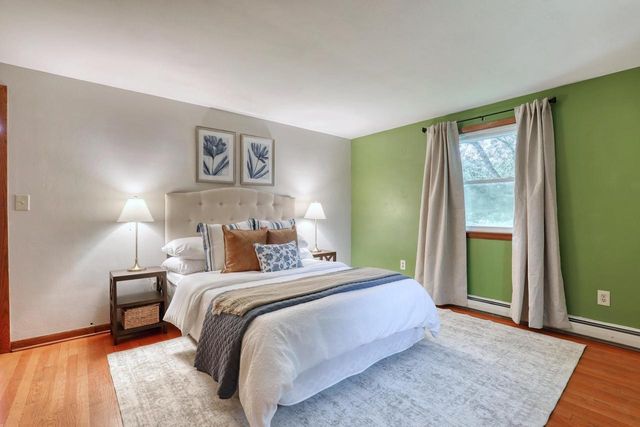 W304S2745 Green Meadow LANE, Waukesha, WI 53188