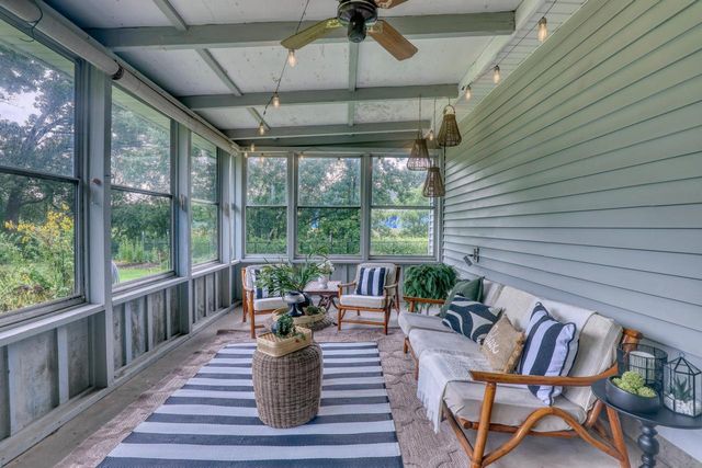 W304S2745 Green Meadow LANE, Waukesha, WI 53188