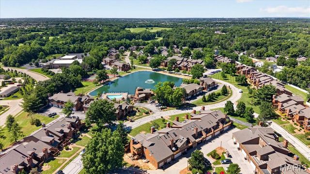 222 Hemingway Lane G, Weldon Spring, MO 63304