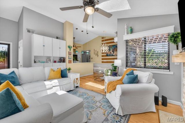 222 Hemingway Lane G, Weldon Spring, MO 63304