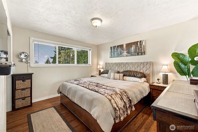 239 SW 184th Street, Normandy Park, WA 98166