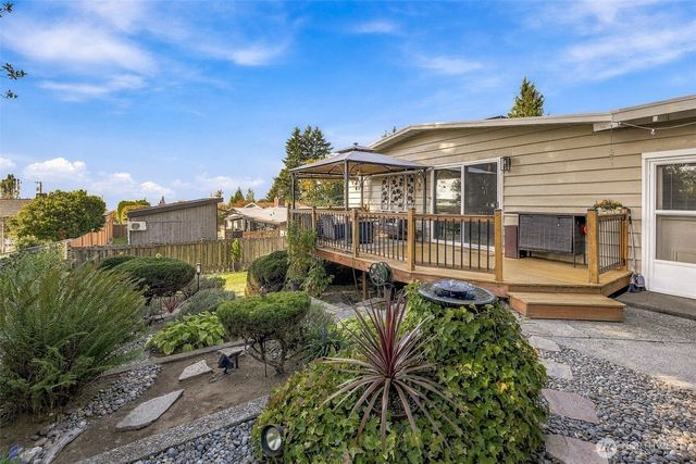 239 SW 184th Street, Normandy Park, WA 98166