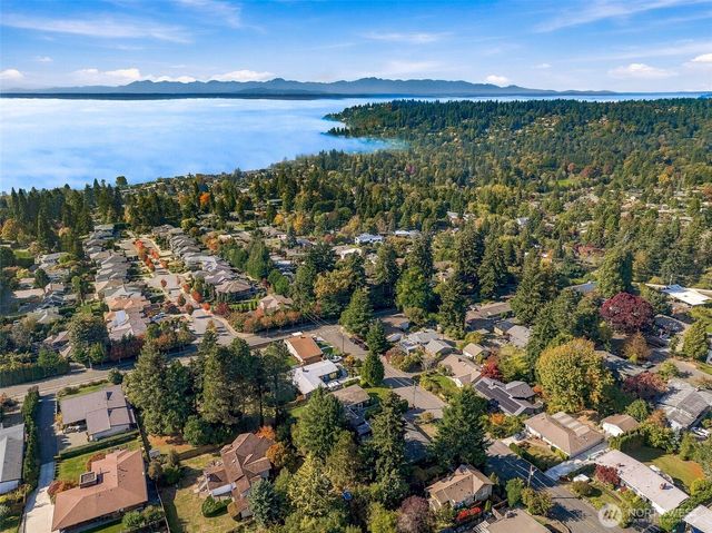 239 SW 184th Street, Normandy Park, WA 98166