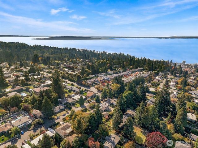 239 SW 184th Street, Normandy Park, WA 98166