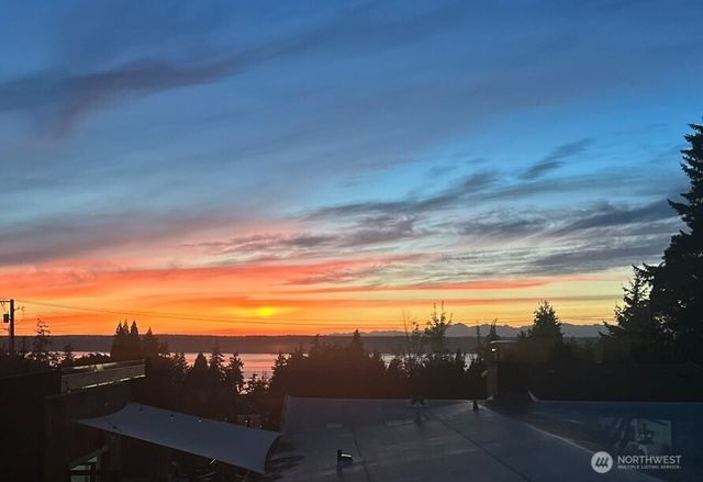 239 SW 184th Street, Normandy Park, WA 98166