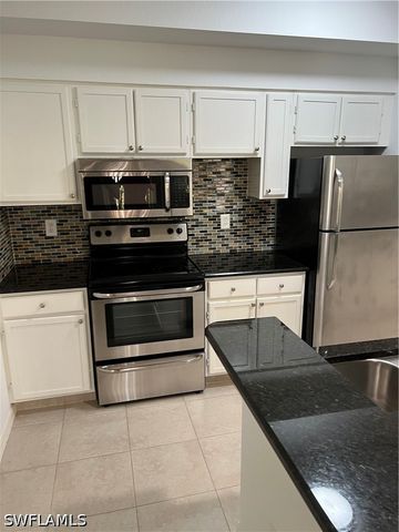 4720 Saint Croix LN 118, Naples, FL 34109