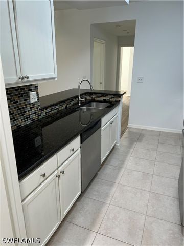 4720 Saint Croix LN 118, Naples, FL 34109